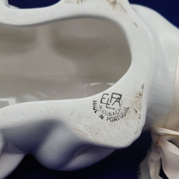 Vintage ELPA Alcobaca White Ceramic Crouching Cat Figurine Statue Blue Glass Eye - Picture 8 of 12